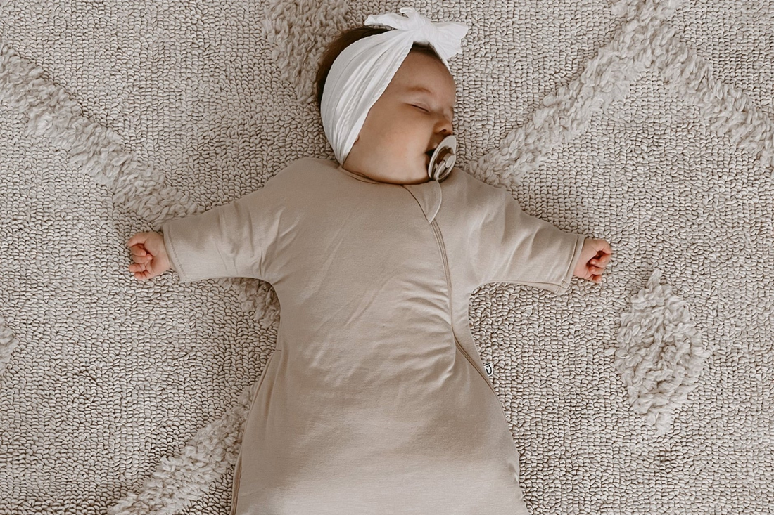 Swaddle, Transition Sleep Suit, Baby Sleeping Bag: A New Mum’s Guide on What Baby Should Be Wearing to Bed and When